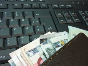 dinheiro_teclado.jpg