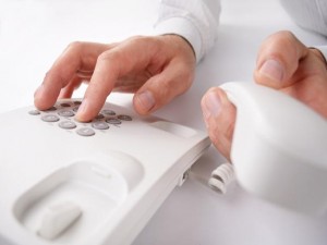 Ligação de telefone fixo para móvel fica mais barata a partir de hoje