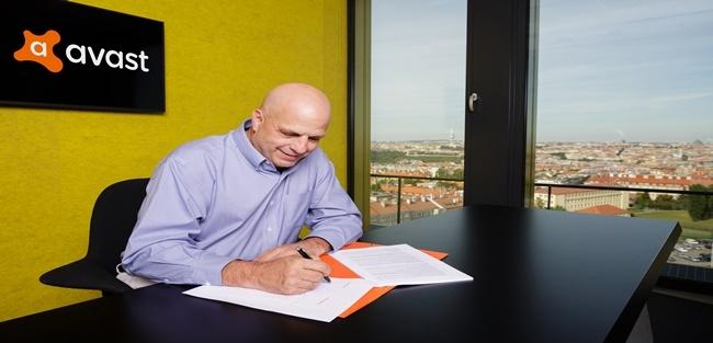 Avast conclui compra da AVG Technologies