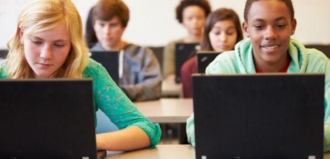 Senai-SP oferece 192 bolsas para curso pós-técnico de Desenvolvedor Multiplataforma. Inscrições encerram hoje