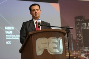 Kassab admite que governo estuda modelos de intervenção na Oi