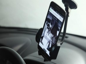 Prefeitura do RJ proíbe Uber e aplica multa de R$ 1