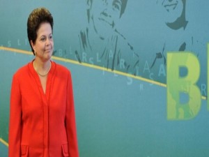 Uber tira empregos e exige regulamentação