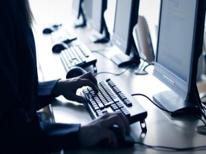 Veja 30 novas especializações em TI e negócios do Coursera