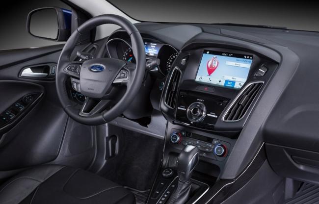 Ford Focus 2017 traz o novo SYNC 3