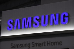 Samsung pode anunciar telefone dobrável que se transforma em tablet neste ano