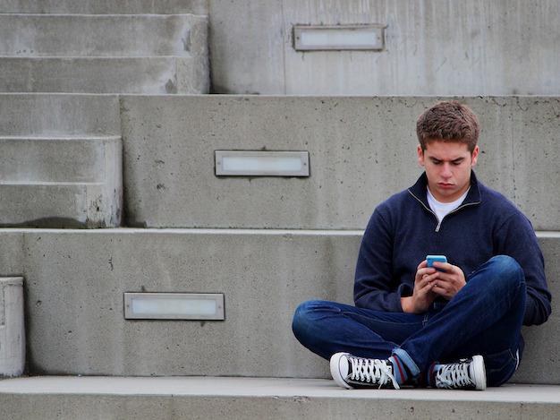 texting-1999275_1920.jpg