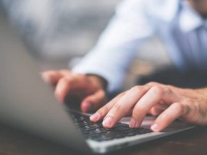 digitando