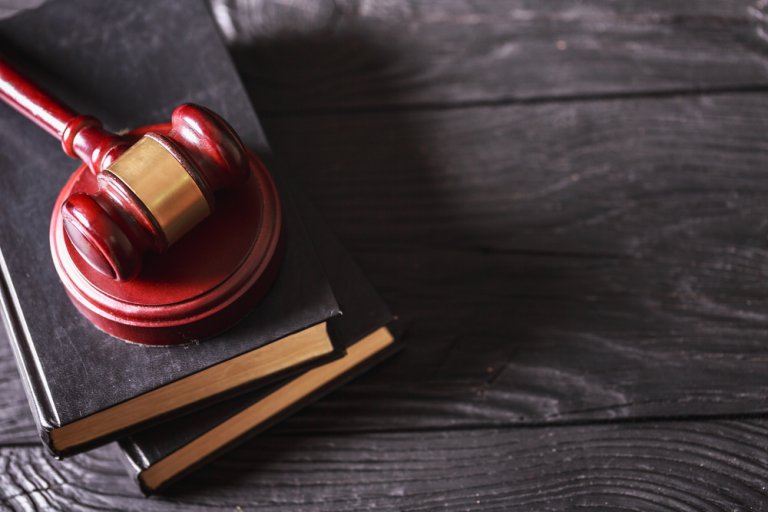 law and confiability