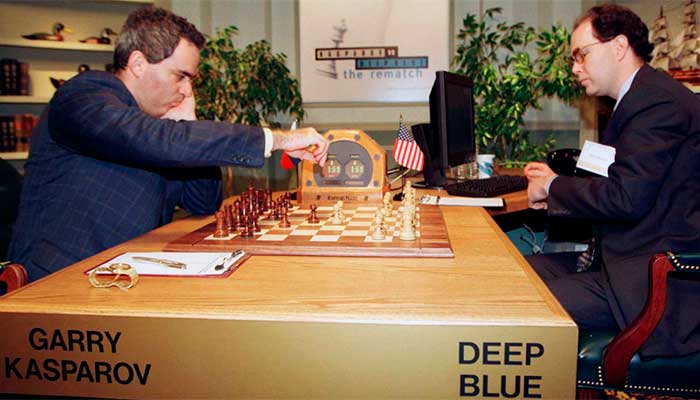 Garry Kasparov enfrenta o supercomputador da IBM Deep Blue, em 1997