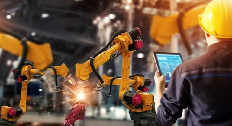 CNI e Senai listam 30 profissoes promissoras para a industria 4.0