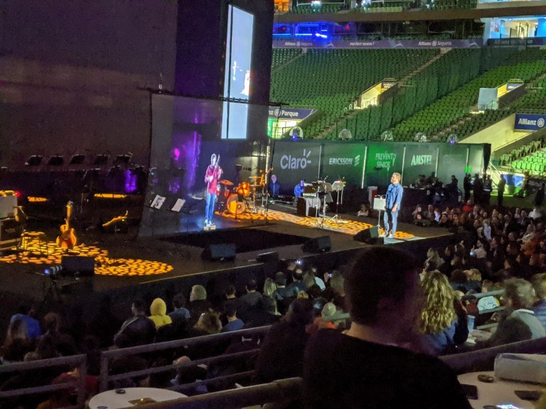 claro e ericsson 5g holograma