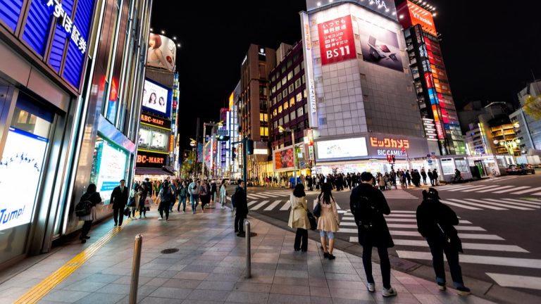 SoftBank quer usar Yahoo e Line para fundar uma nova empresa no Japao