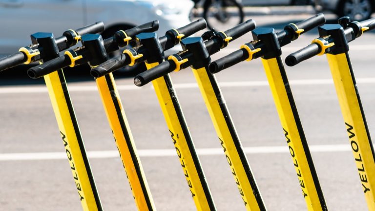 Yellow de patinetes eletricos se une a Grin para unificar marca