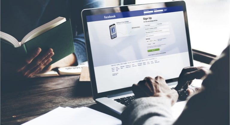 Facebook fara marcacao cerrada em anuncios sobre o coronavirus