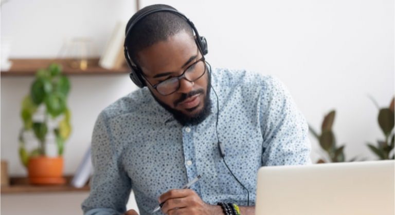 Udemy divulga os cursos mais procurados por usuarios do Brasil e do mundo
