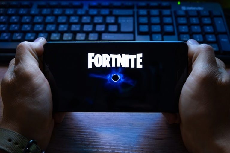 Epic Games processa Apple e Google por praticas de monopolio