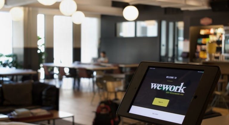 Cofundador da WeWork Adam Neumann retorna ao mercado imobiliario