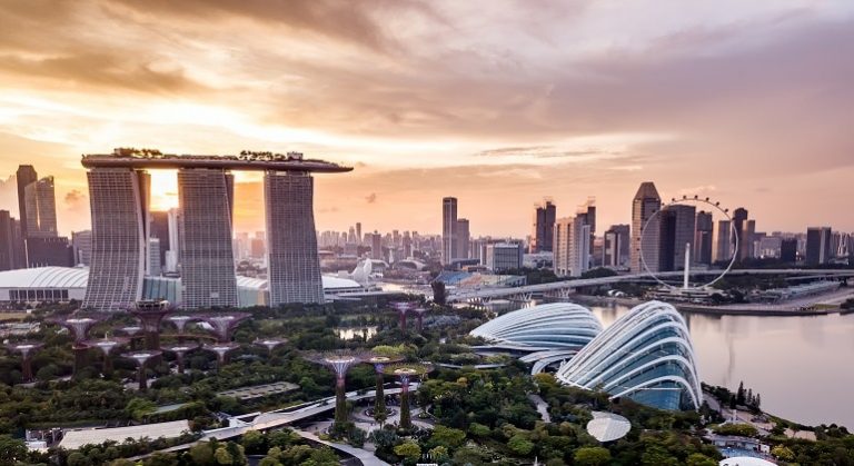 Singapura lanca novo programa para atrair talentos estrangeiros de TI