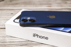 iPhone 12 embalagem sem carregador