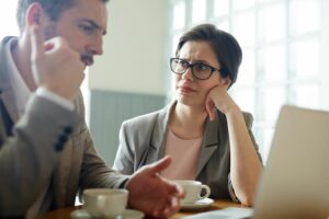 fraude, desconfiança, homem, mulher, problema, gartner