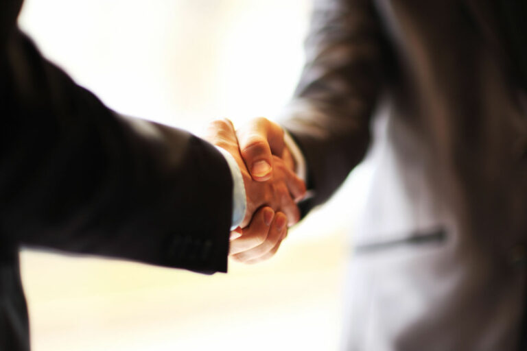 Sinqia adquire Compliasset