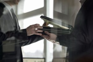 lavagem de dinheiro, suborno, negociata, crime, corrupção