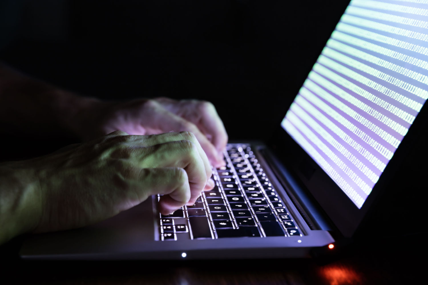 vazamento de dados, dados vazados, segurança, computador, notebook