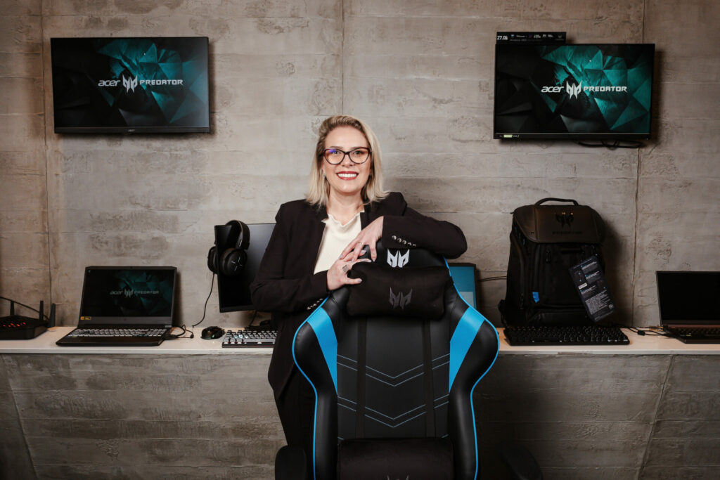 Caroline Raimundo, diretora de marketing da Acer na América Latina (Divulgação).