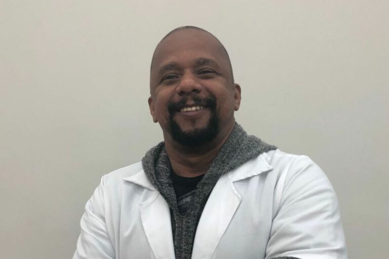 Emerson Francisco, coordenador de tecnologia educacional da rede de colégios Santa Marcelina