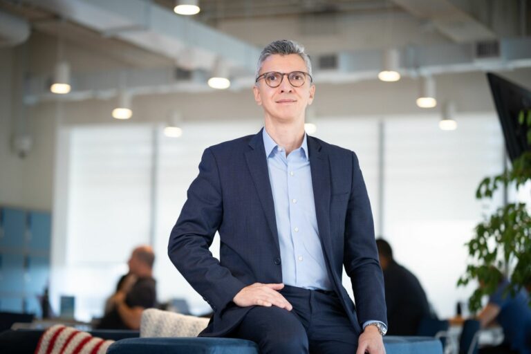 Carlos Campos, diretor geral da emnify no Brasi