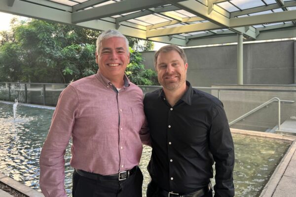Ricardo Menezes, country manager da Armada no Brasil, e Dan Wright, cofundador e CEO da Armada. Foto: Divulgação