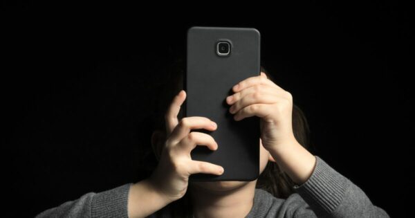 crianças, ia, regulação, segurança infantil, kids, Instagram, sharenting, deepfake