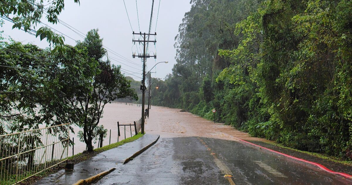 enchente, chuvas, cheia, ponte, desastres naturais, satélite