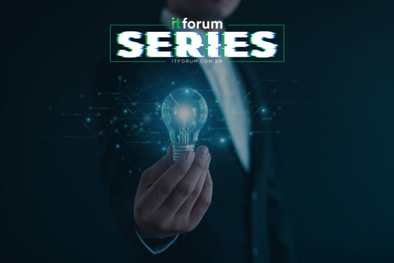 Imagem promocional do IT Forum Series com o título em destaque no topo. A imagem mostra uma pessoa em traje formal segurando uma lâmpada acesa, simbolizando ideias e inovação. A lâmpada está cercada por elementos gráficos digitais, como linhas e pontos conectados, representando tecnologia e conectividade. O fundo escuro reforça a luminosidade da lâmpada e os detalhes gráficos.