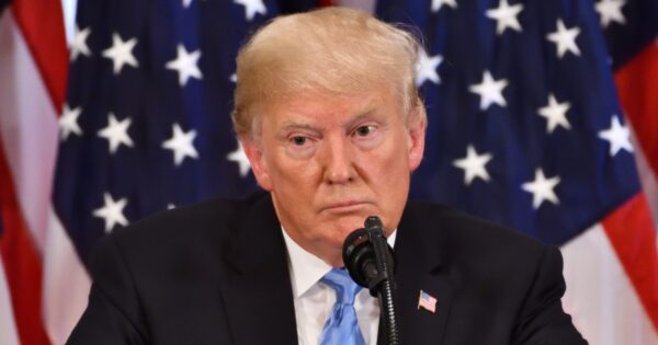 donald trump, tarifas, eua, militar, banco