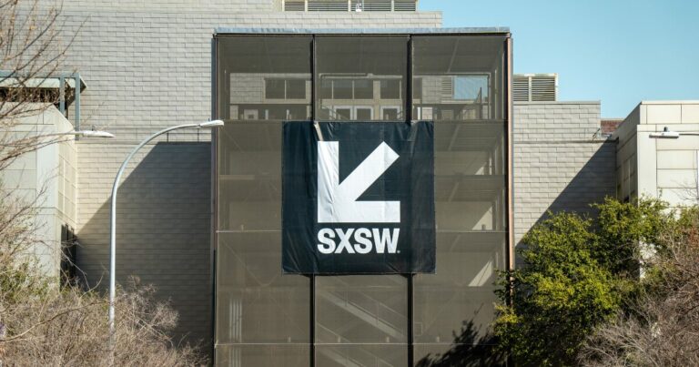 SXSW, Colossal, ia