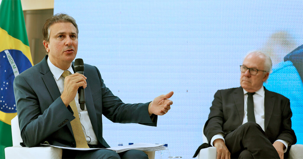 O ministro da Educação, Camilo Santana, e o presidente do Inep, Manuel Melo, apresentam o Censo Escolar (Imagem:: José Cruz/Agência) Brasil
