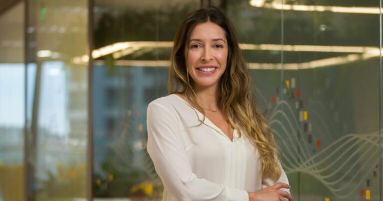 Camila Cinquetti, pwc, vagas