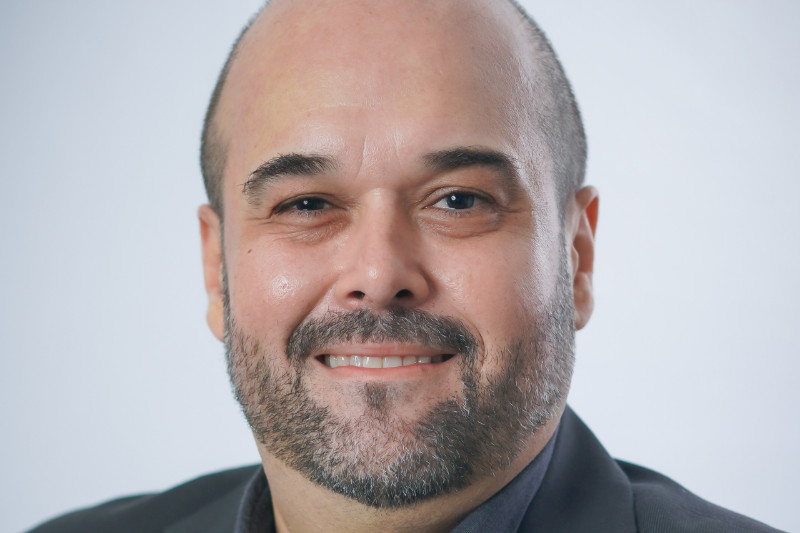 Adentro Felipe Colvara