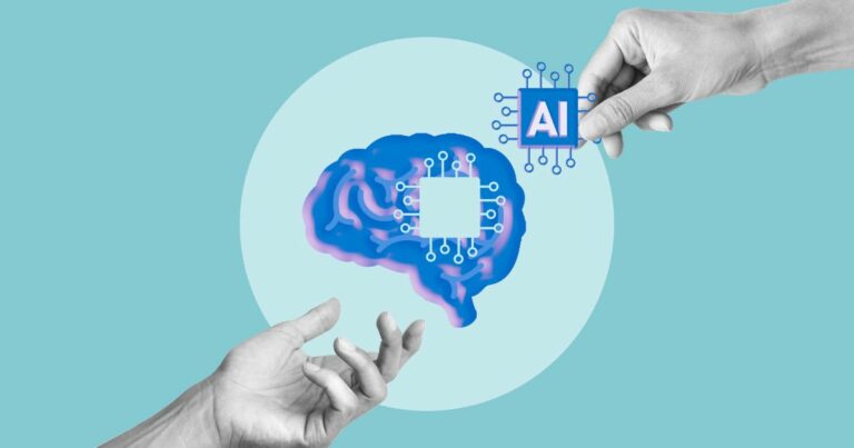 A imagem mostra duas mãos interagindo com uma ilustração conceitual sobre inteligência artificial. No centro, há um desenho de um cérebro em tons de azul e rosa com um quadrado branco no meio, sugerindo processamento digital. Uma das mãos segura um ícone azul com a sigla ‘AI’ cercado por pequenos circuitos, enquanto a outra mão aparece abaixo em um gesto de apoio. O fundo é azul‑claro com um grande círculo branco ao centro, reforçando o tema tecnológico e abstrato. (cognitiva)