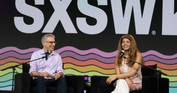 Rana el Kaliouby no SXSW 2026 fala sobre IA. Imagem: Reprodução/LinkedIn