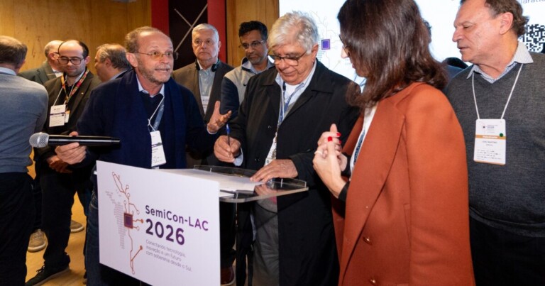 Imagem divulgada do evento SemiCon-Lac 2026, do momento de assinautra do acordo entre América Latina e Caribe, para semicondutores e chips de IA