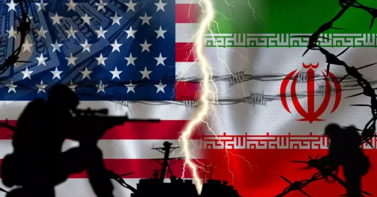 “Montagem gráfica com as bandeiras dos Estados Unidos e do Irã lado a lado, separadas por um rasgo iluminado por um feixe de relâmpago. Há arame farpado sobreposto às bandeiras e silhuetas de militares armados em primeiro plano, além do contorno de veículos militares. A composição transmite um clima de tensão e conflito.
