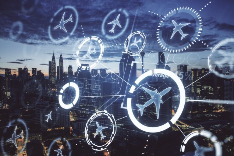 Ao minimizar a duração dos voos e evitar padrões de espera, o projeto da Embrapii ICMC busca reduzir o consumo de combustível e melhorar a experiência de viagem dos passageiros (Crédito da imagem: Envato)