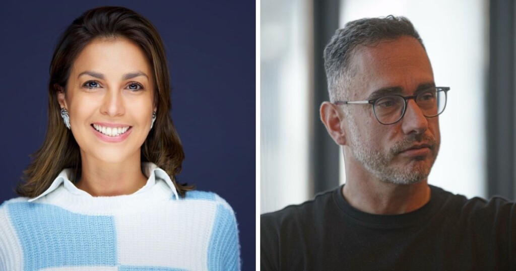 Imagem dividida em duas partes verticais. No lado esquerdo, há um retrato em close de uma pessoa posicionada de frente, com o rosto centralizado e iluminado de forma uniforme. A pessoa usa brincos e uma blusa clara com textura de tricô em tons de azul e branco, com gola de camisa visível por baixo. O fundo é liso, em um tom escuro de azul, sem outros elementos visíveis. No lado direito, há outro retrato em close de uma pessoa vista levemente de perfil, olhando para fora do enquadramento. A pessoa usa óculos e uma camiseta escura. O cenário parece interno, com iluminação suave vinda de uma janela ou abertura ao lado, criando áreas de luz e sombra no rosto. O fundo é desfocado, com cores neutras e claras, sugerindo um ambiente moderno ou de escritório. (óleo e gás)