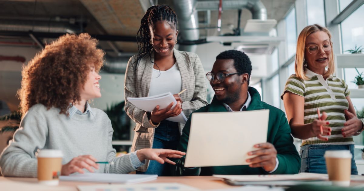 Por que a liderança em tecnologia continua tão distante da diversidade do Brasil
