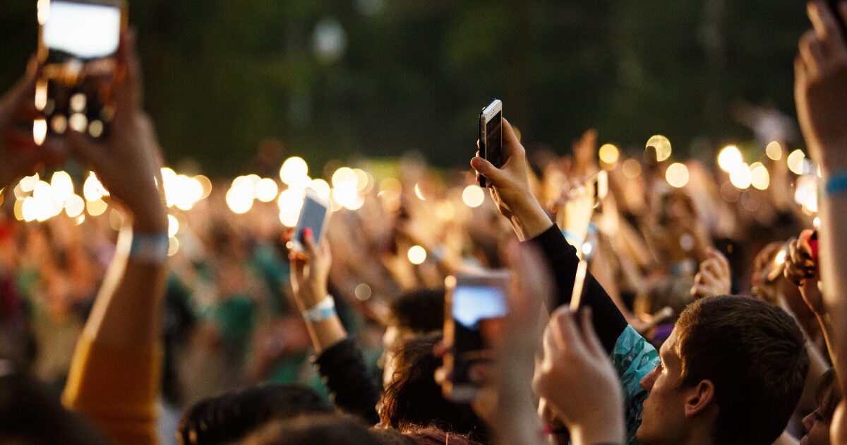 7 cuidados para prevenir fraudes digitais em festivais de música